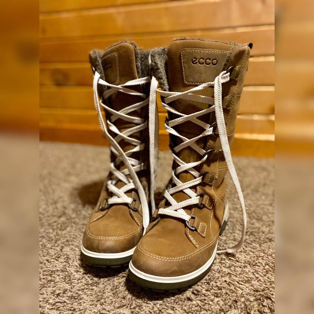 SOLD Women’s Ecco boots SOLD